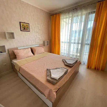 Sunny Varvara * Varna