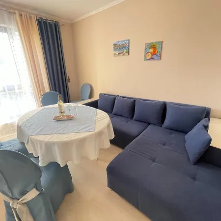 Sunny Varvara 바르나