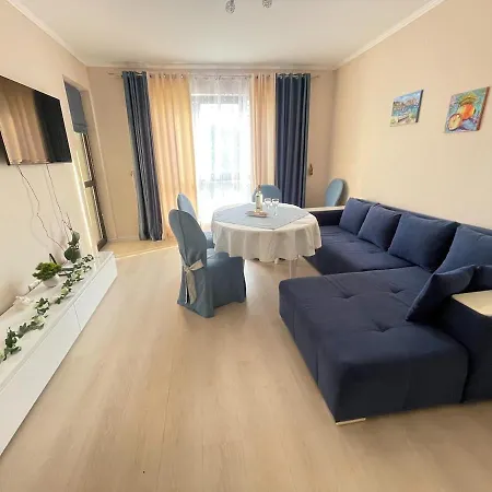 Apartment Sunny Varvara