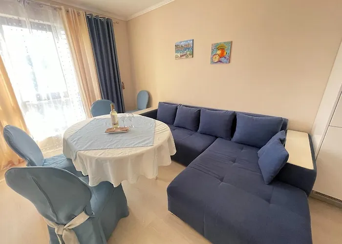 Sunny Varvara 바르나